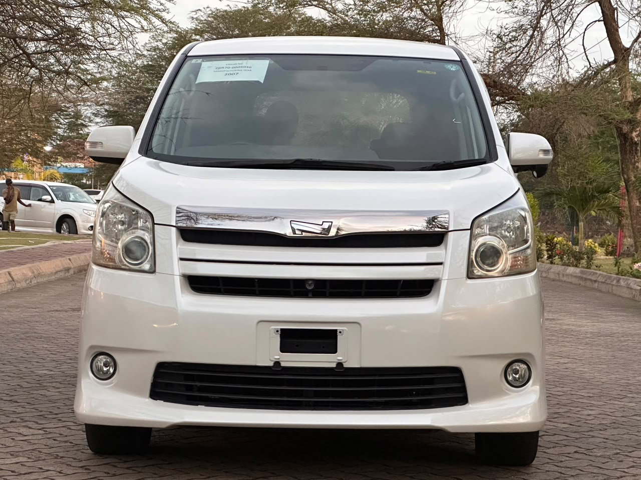 TOYOTA NOAH CHASSIS